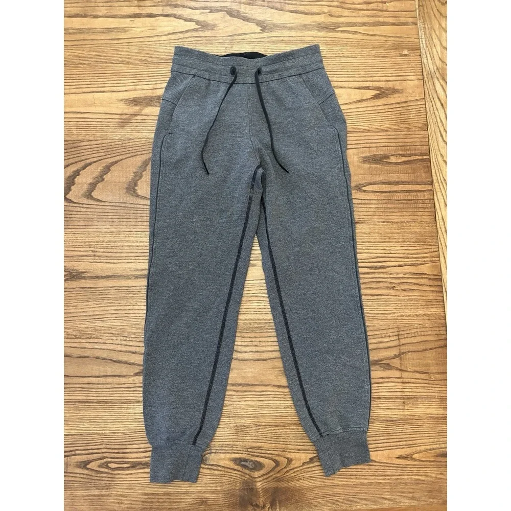 Lululemon Women's Size 4 On Track Heathered Grey Joggers 26